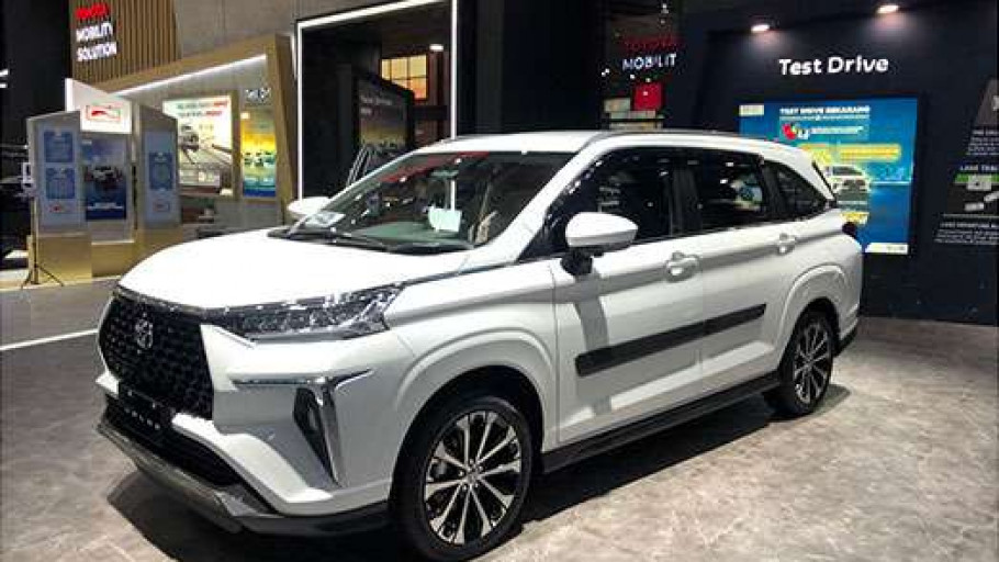 Diskon Toyota Veloz di IIMS Hybrid 2022 Capai Rp18 juta