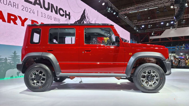 Suzuki Jimny 5 Pintu Meluncur