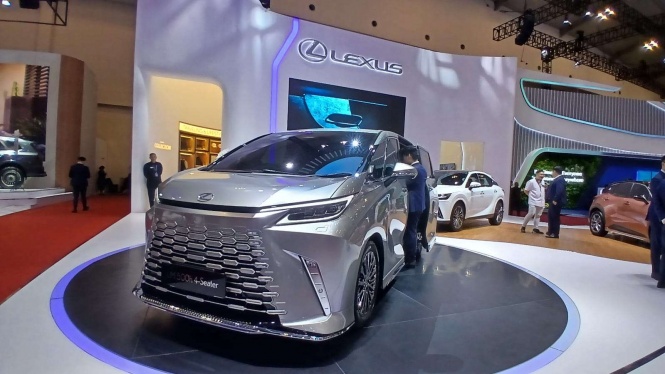 Simak 5 MPV Paling Mahal di GJAW 2024, Cocok Buat Bos Muda