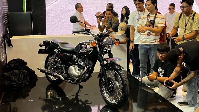 Kawasaki Meguro S1 dan W230 Resmi Meluncur di IIMS 2025
