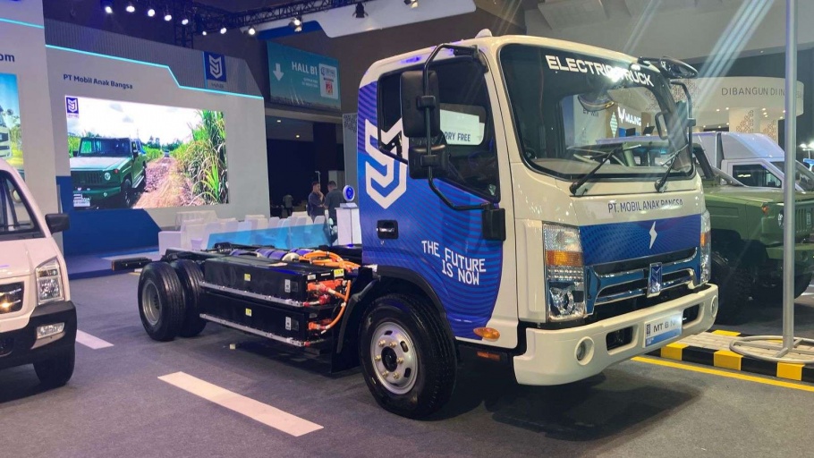Kendaraan Listrik Komersial Ramaikan PEVS 2025, Goda Pelaku UMKM