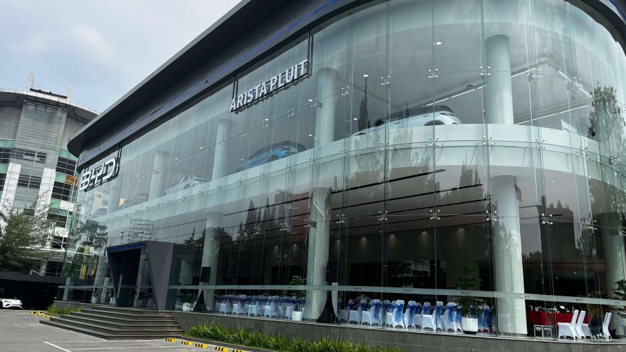 Arista Resmikan Tujuh Diler BYD dan Satu Denza Serentak Hari Ini