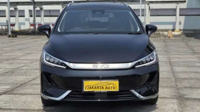 BYD M6 bekas