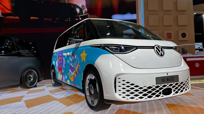 Mobil Listrik Volkswagen ID Buzz Tampil Beda di GIIAS 2025