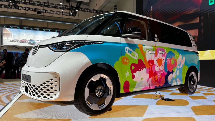 Mobil Listrik Volkswagen ID Buzz Tampil Beda di GIIAS 2025