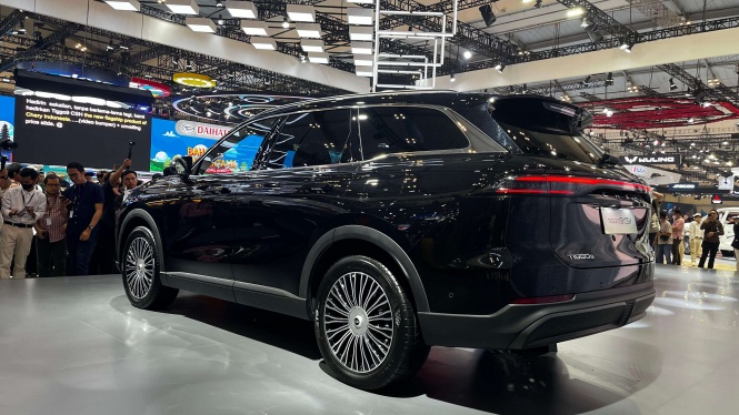 Chery Tiggo 9 CSH Resmi Diniagakan di GIIAS, Harga Rp 700 Jutaan