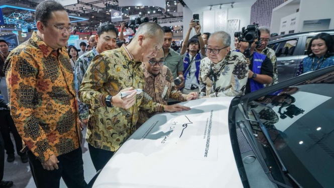 Menperin Beri Dukungan ke Hyundai Stargazer Cartenz di GIIAS 2025