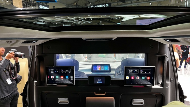 Maxus dan Lombardi Berkolaborasi Hadirkan Varian Mifa 9 Premium