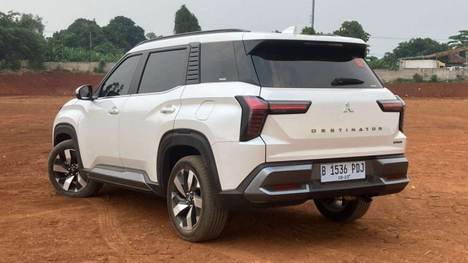 Mitsubishi Destinator