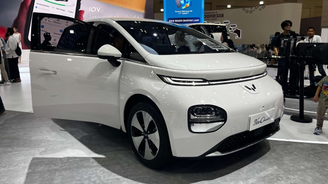 Daftar Harga Mobil Baru yang Turun di GIIAS 2025, BinguoEV