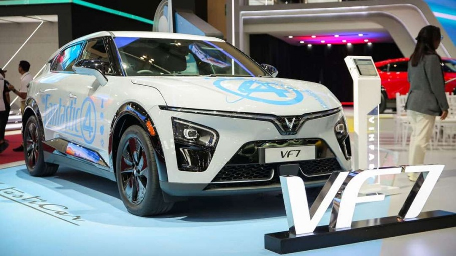 VinFast VF7