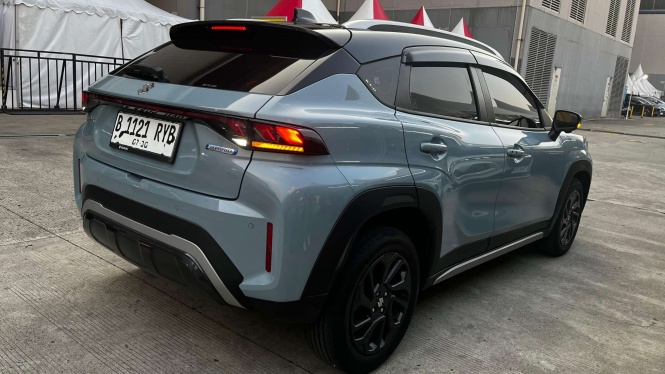 Mencoba Langsung Suzuki Fronx Hybrid di GIIAS 2025