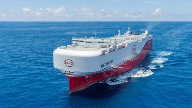 Kelebihan Kapal BYD Zhengzhou yang Berlabuh di Tanjung Priok