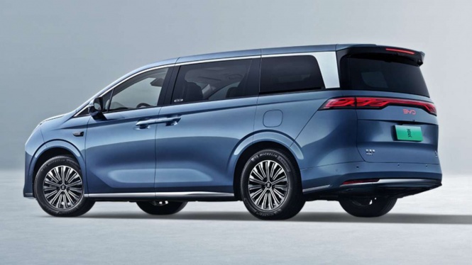 BYD M9