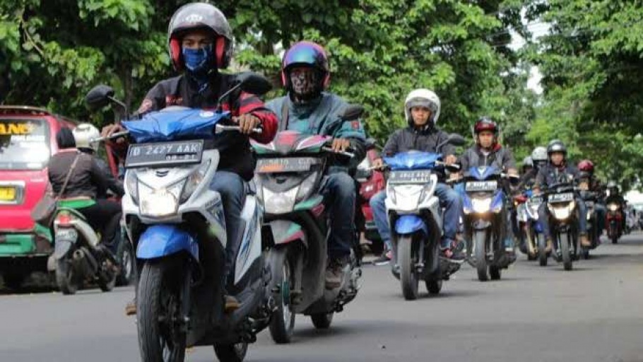 Bahaya Benang Layangan Bagi Pemotor, Bisa Bikin Luka