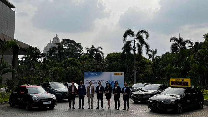 Mobil Listrik BMW dan Mini Ambil Bagian di Maybank Marathon Bali