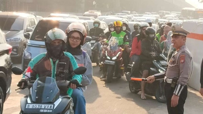 Tips Melewati Kemacetan Horor TB Simatupang, Biar Tidak Emosian