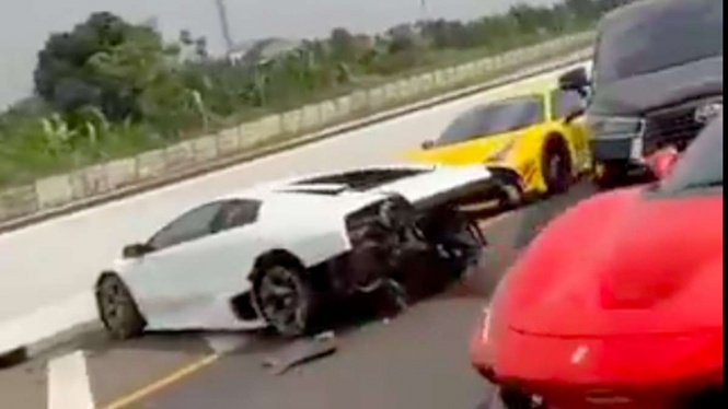 Belajar dari Kecelakaan yang Buat Lamborghini Hancur di Jalan Tol