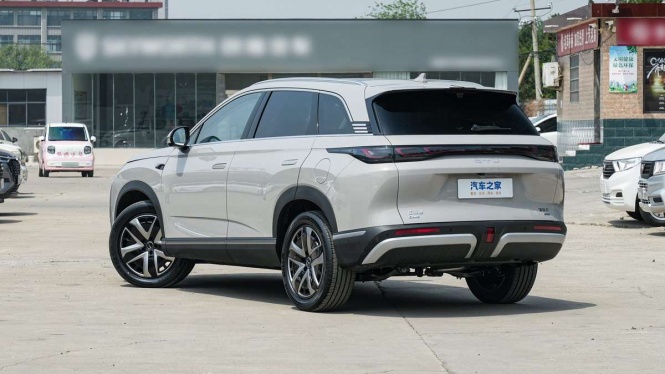 BYD Sealion 7 Hybrid Siap Meluncur, Harga Rp 400 Jutaan