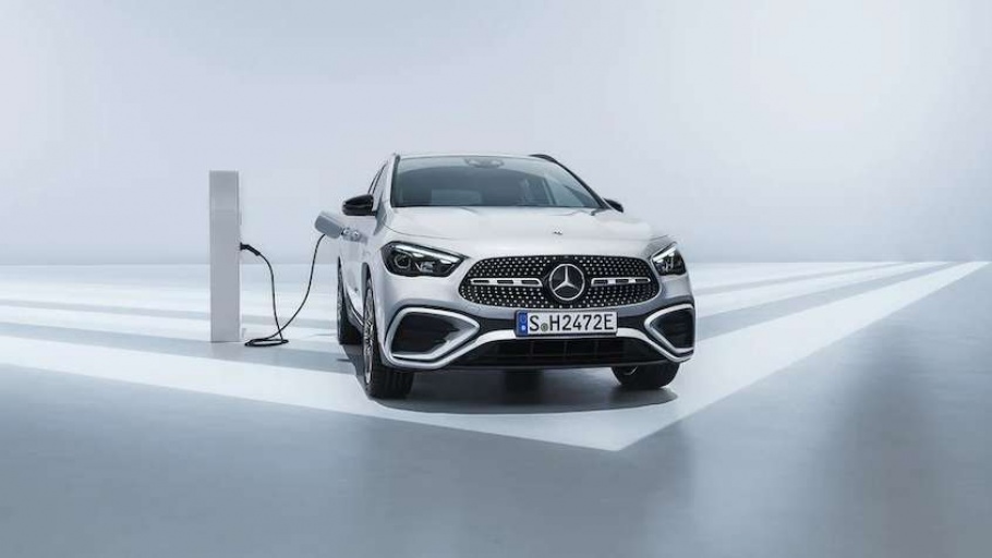 Era Elektrifikasi Akhiri Rivalitas BMW dan Mercedes-Benz
