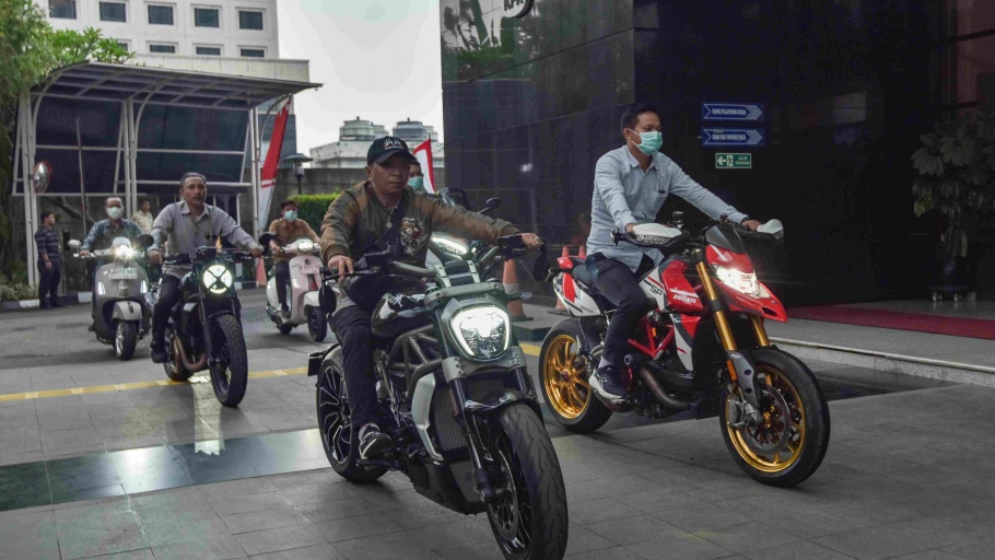 Immanuel Ebenezer Terima Moge Ducati saat Terjaring OTT KPK