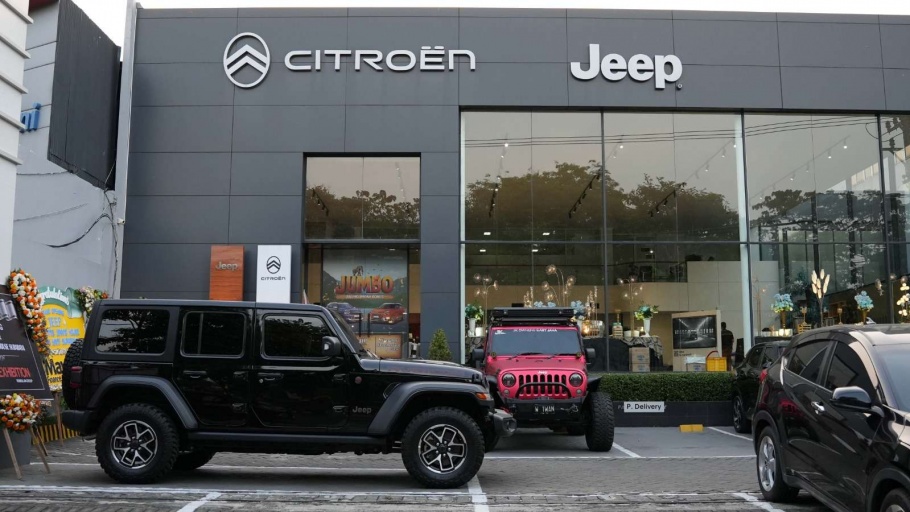Indomobil Resmikan Diler Jeep dan Citroen Dalam Atap