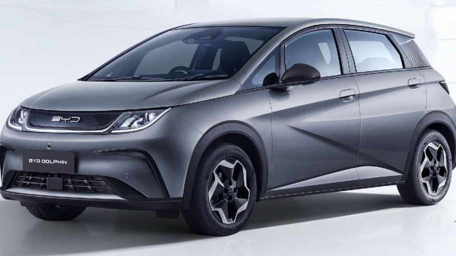 Deretan Mobil Listrik CBU yang Wajib Dirakit Lokal di 2026