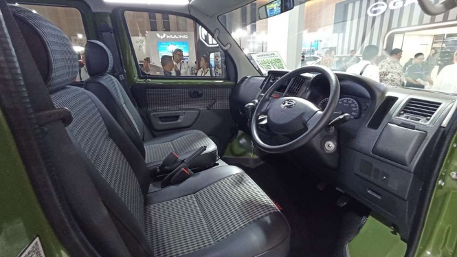 Daihatsu Taft Guy