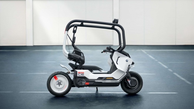 BMW Vision CE Electric Motorcycle Introduced, Equipped with a Roll Cage