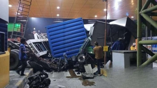 Kecelakaan Truk Terulang di GT Ciawi, Diduga Sopir Lalai