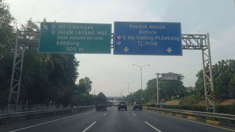 Beda warna rambu
