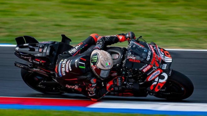 Bos Aprilia Berharap Besar Bezzecchi Bisa Kalahkan Marc Marquez