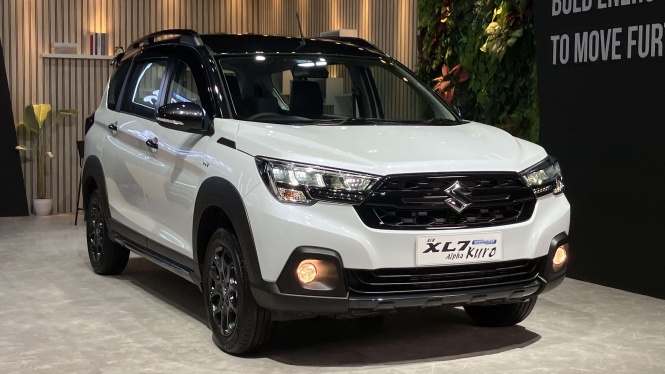 Suzuki XL7 Alpha Kuro
