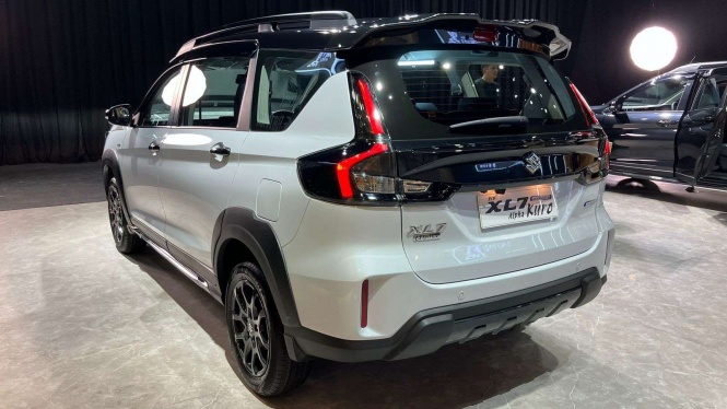 Suzuki XL7 Alpha Kuro