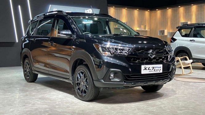 Suzuki XL7 Alpha Kuro