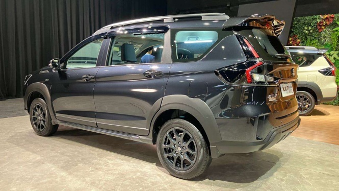 Suzuki XL7 Alpha Kuro