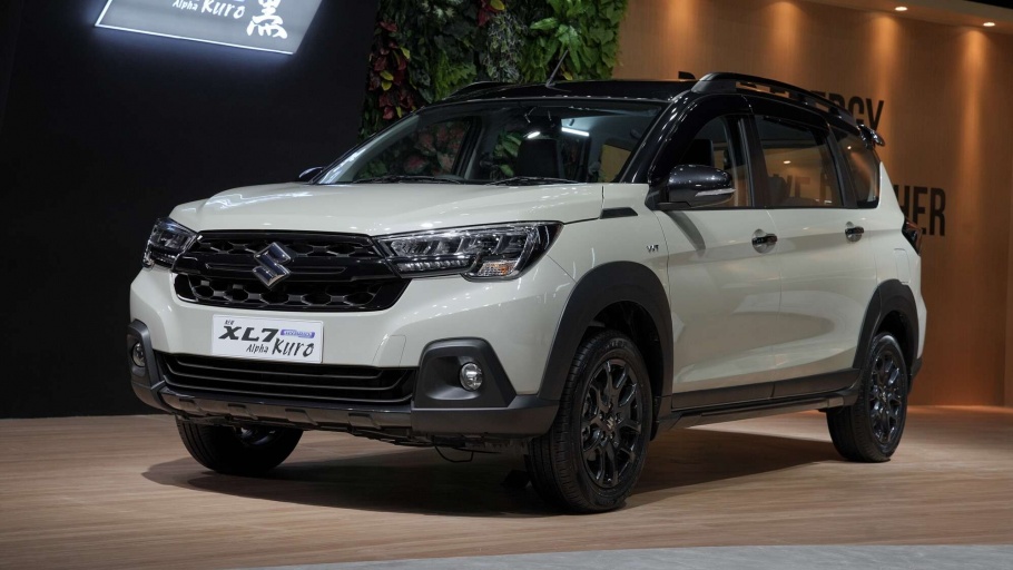 Suzuki XL7 Hybrid Alpha Kuro