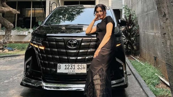 Koleksi Mobil Tasya Farasya