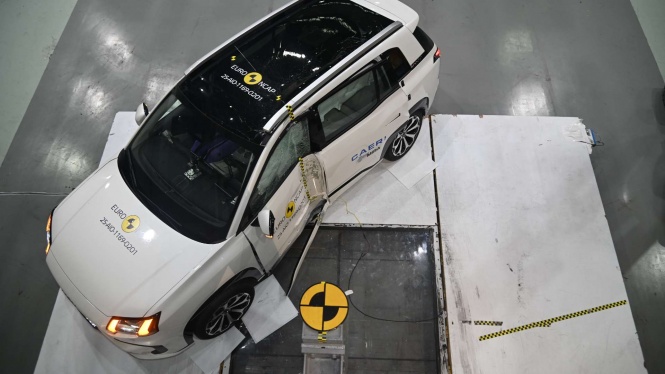 Tes Tabrak Aion V Setir Kiri, Bintang Lima dari Euro NCAP
