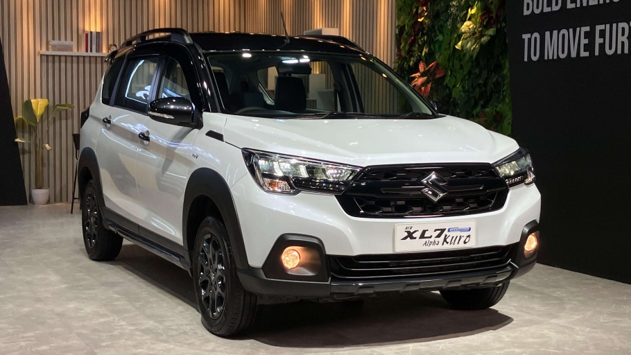 Suzuki XL7 Hybrid Alpha Kuro