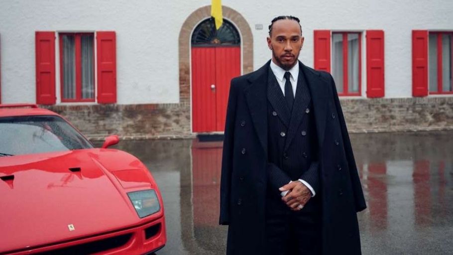 Lewis Hamilton Jual Semua Koleksi Mobilnya