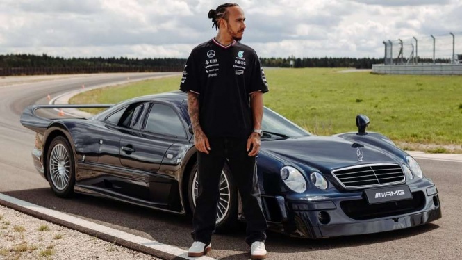 Lewis Hamilton Jual Semua Koleksi Mobilnya