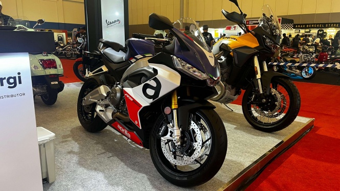 Moto Guzzi Stelvio dan Aprilia RS 660 Diskon Rp 100 Juta di IMOS