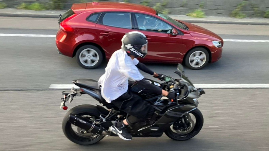 Pemandangan Unik di Jepang, Motor Bebas Lalu Lalang di Jalan Tol