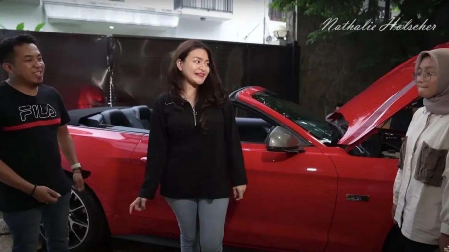 Isi Garasi Nathalie Holscher Mantan Istri Sule, Ada Ford Mustang