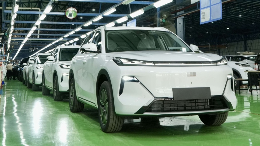 Geely Starray EM-i Dirakit Lokal