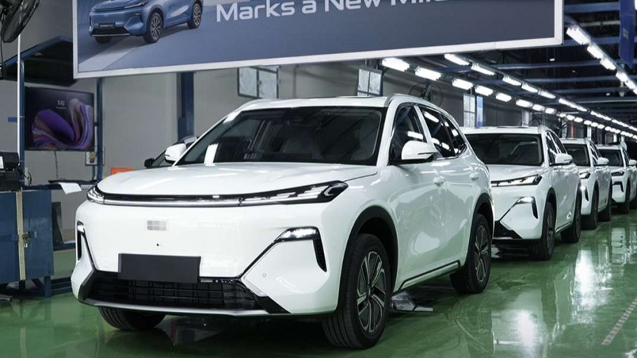 Geely Starray EM-i Dirakit Lokal