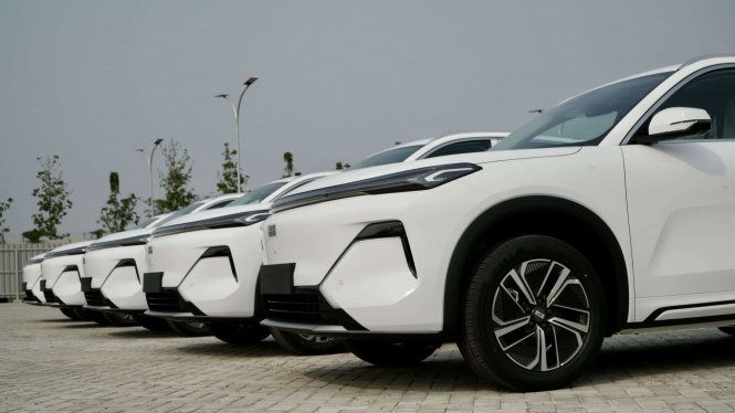 Geely Starray EM-i Dirakit Lokal