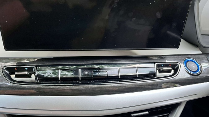 Alasan Aletra Pertahankan Banyak Tombol Fisik di L8 EV