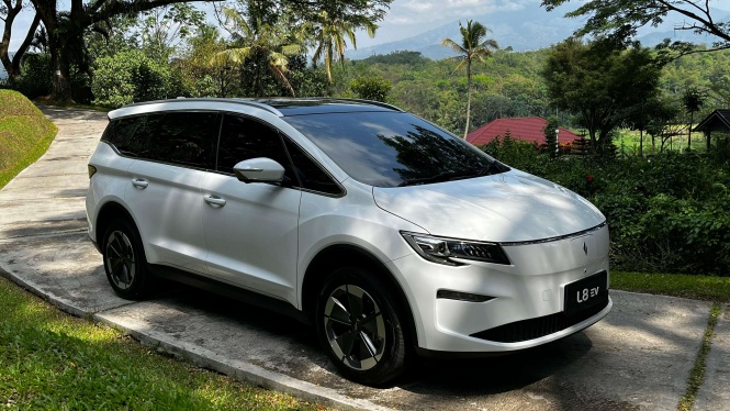 Geely's Name Associated with Aletra L8 Electric Car, Here's Why